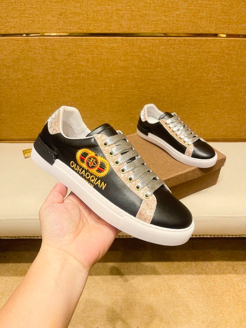 Men’s Emblem Low-Top Sneakers — front