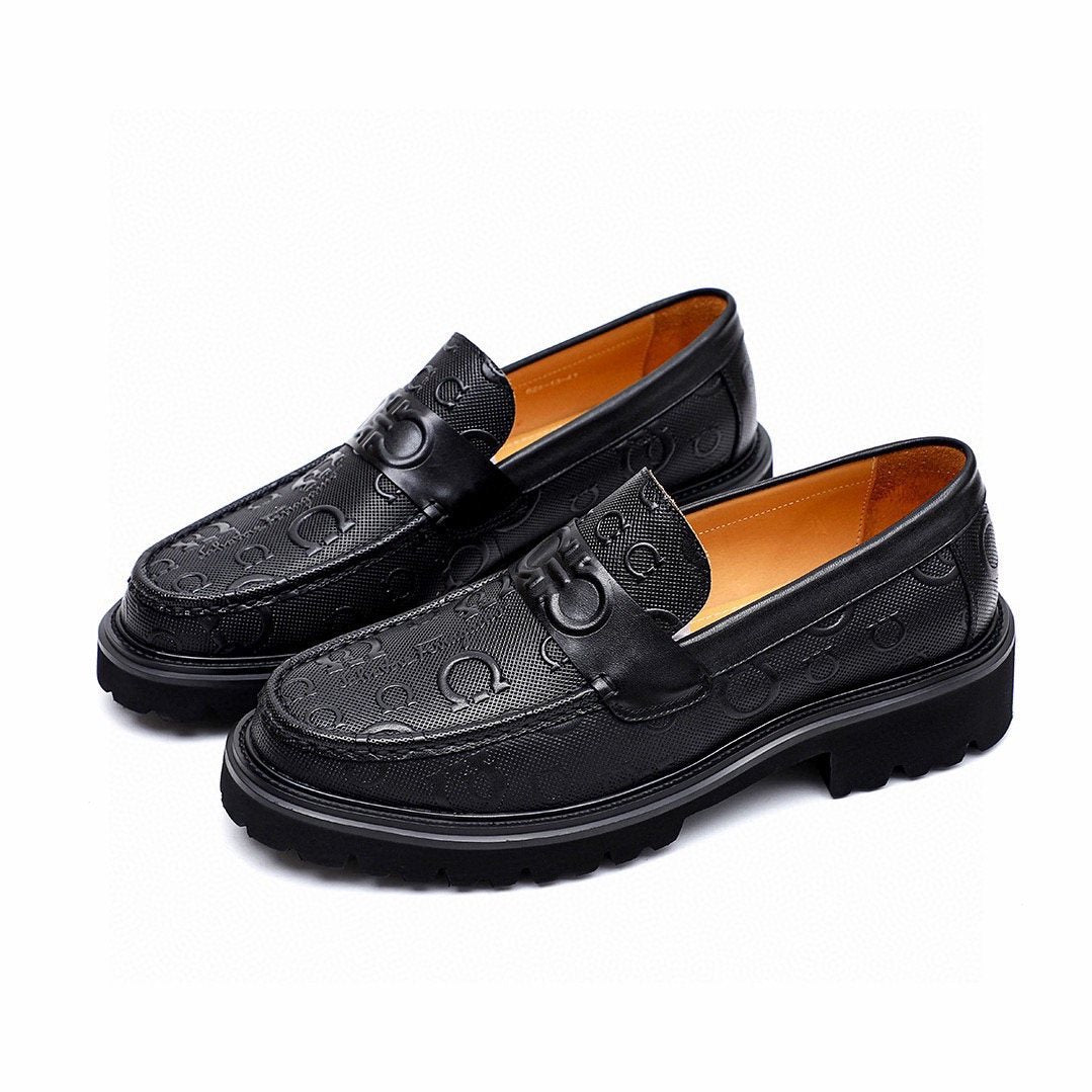 微商相册测试鞋子-Salvatore Ferragamo Black Embossed Lug Sole Loafers — front