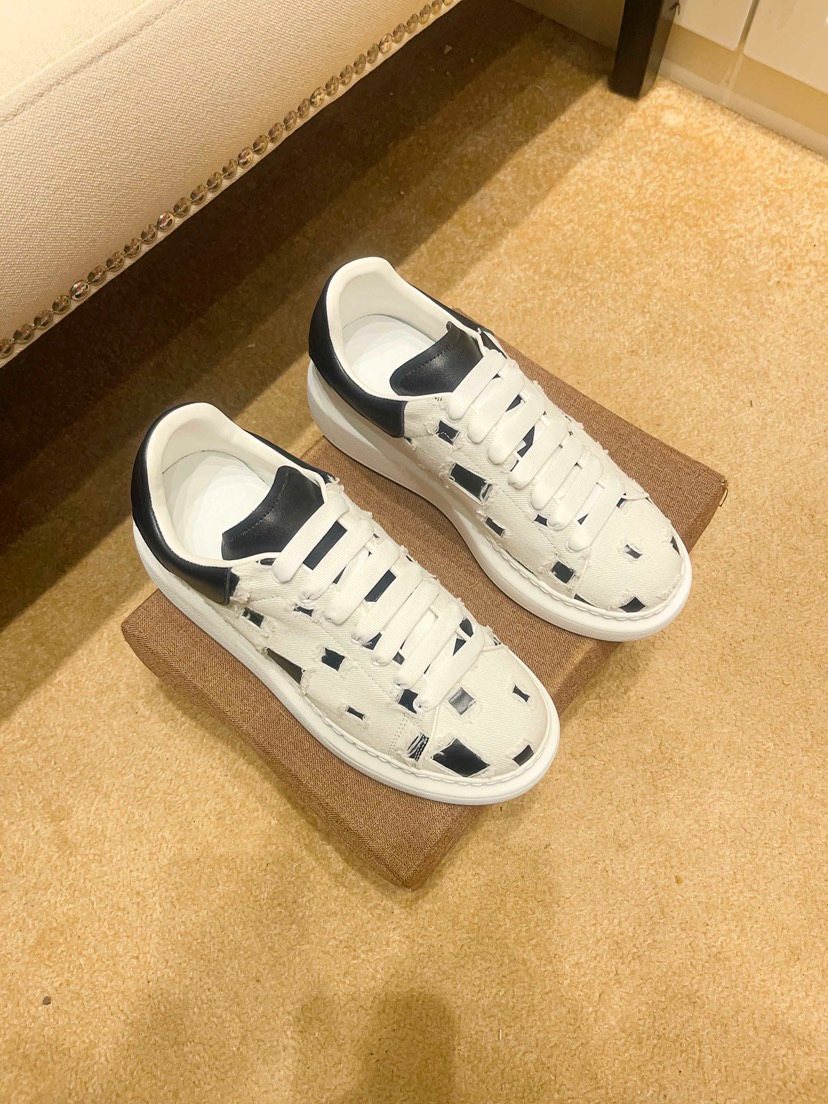 Patterned Low-Top Sneakers — front