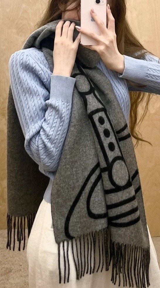 Vivienne Westwood Orb Motif Fringed Scarf — model